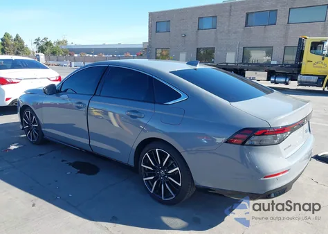 2024 Honda Accord Hybrid Touring z USA, uszkodzony, nr VIN 1HGCY2F8XRA004757